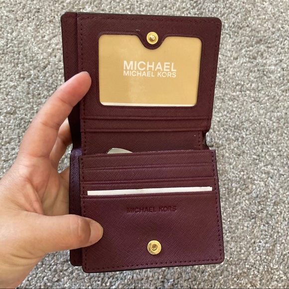 Michael Kors small wallet burgundy NWT - Picture 5 of 9
